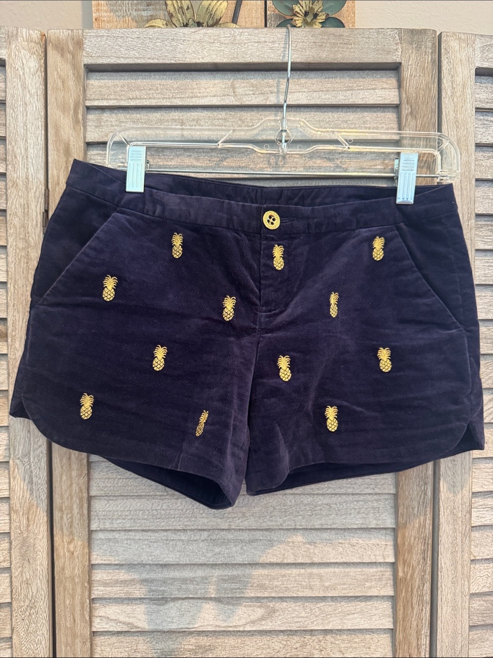 Lilly Pulitzer True Navy Pineapple Embroidered Women's Shorts size 0